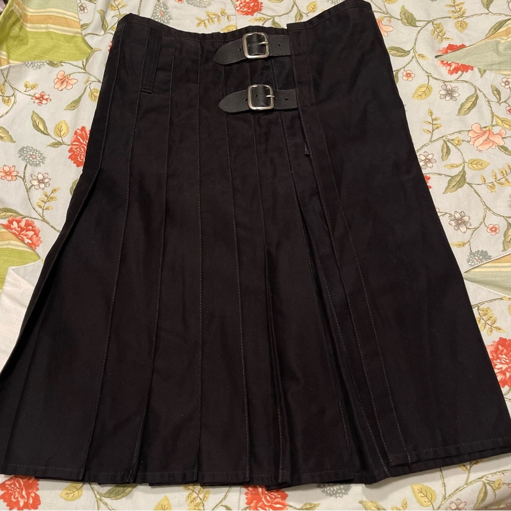 Versatta Black Kilt Skirt